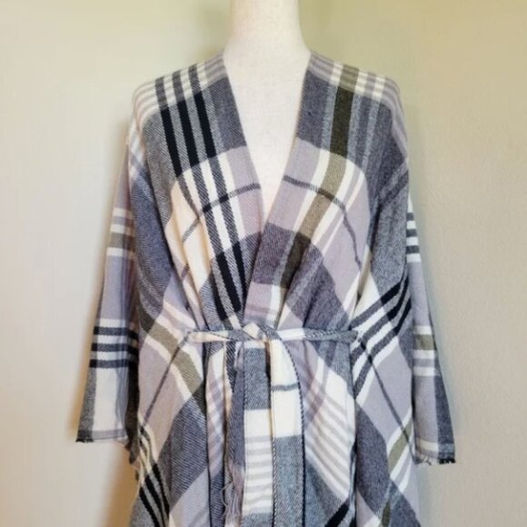 David & Young | Plaid Shawl Wrap - Picture 2 of 8